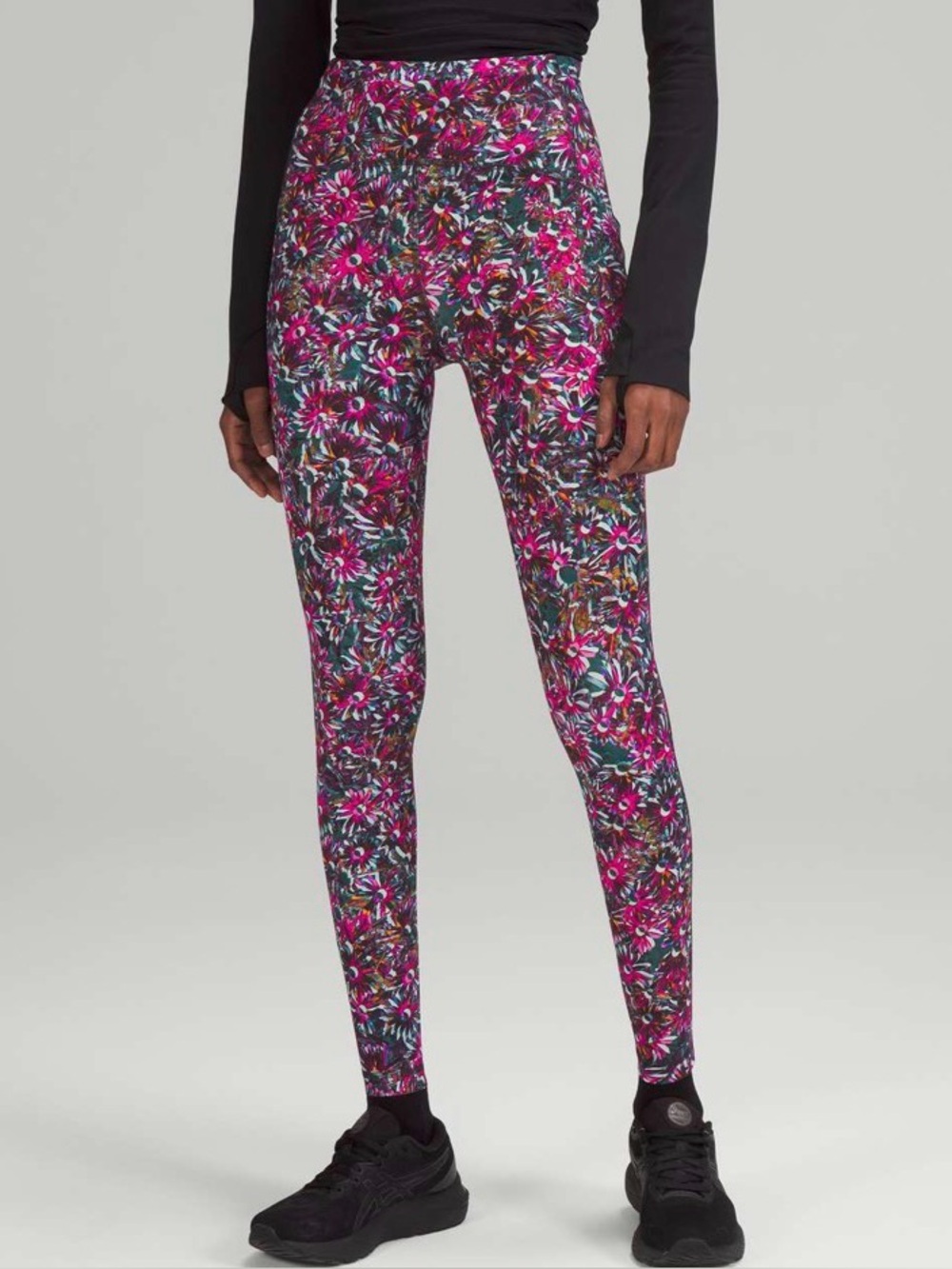 New Lululemon Swift Speed High-Rise Tight 28"
Floral Electric Multi size 6